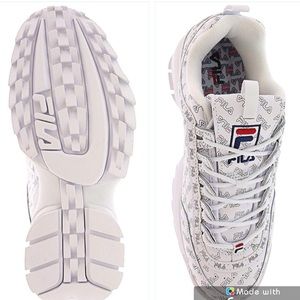 NWT FILA DISRUPTOR II⚡️